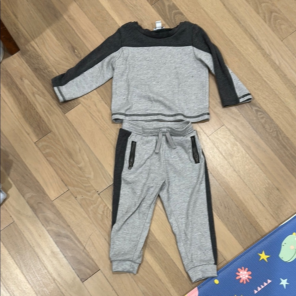 Splendid Gray and Black Joggers Comfortable Sweatpants